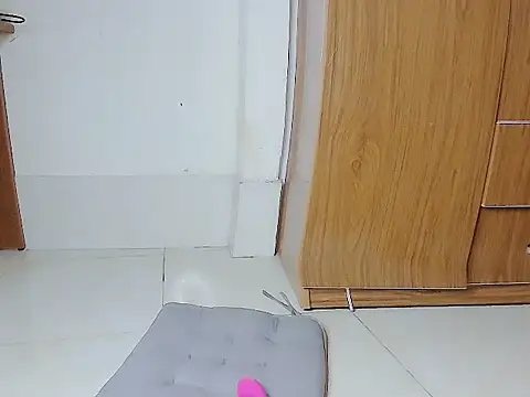 Aimee milk online show from October 15, 9:56 am