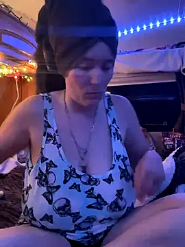 JT83FL online show from November 17, 1:17 am