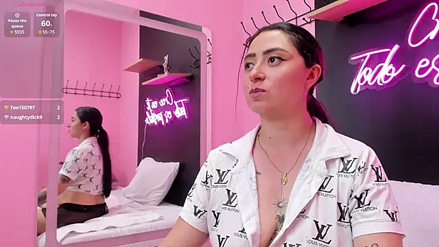 JuliethCruz  online show from December 4, 8:09 pm