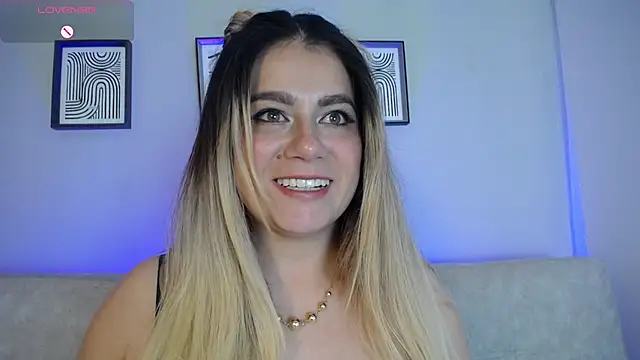 Sweet Bella Valery online show from March 7, 11:23 pm