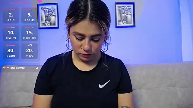 Sweet Bella Valery online show from November 17, 10:43 pm