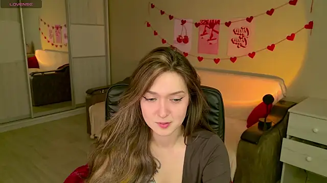 BellaSink online show from December 4, 5:42 am