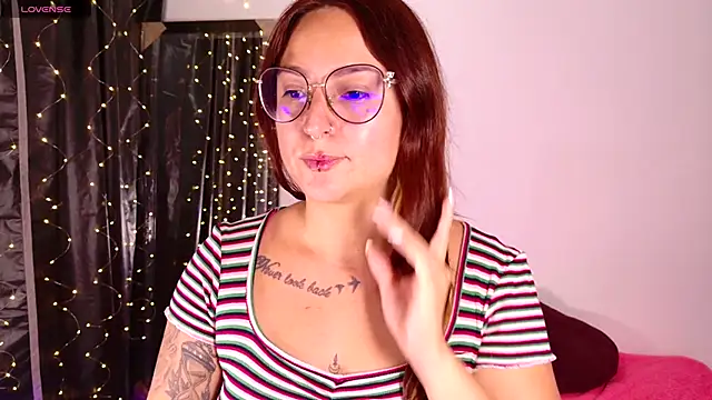 Rhosynn online show from November 20, 3:18 am