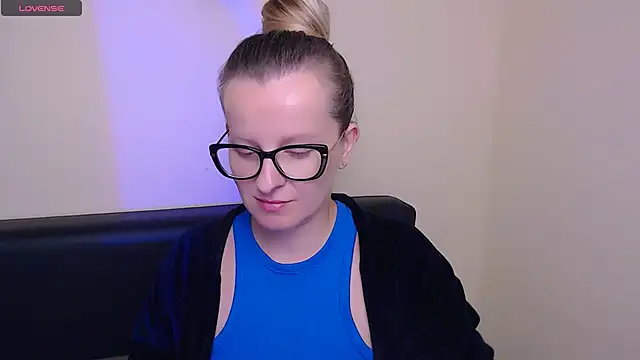 AllaLeomz online show from October 16, 7:11 am