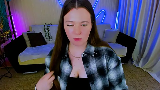 Moonvelle online show from October 20, 1:03 pm