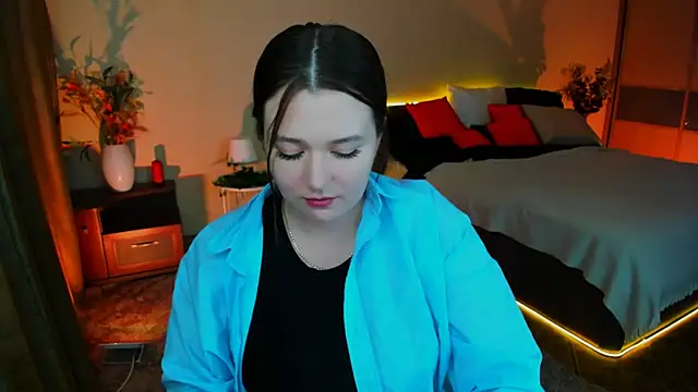 Moonvelle online show from November 5, 12:32 pm