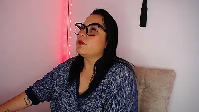 Lia TabooMatureBbw online show from March 3, 8:37 pm