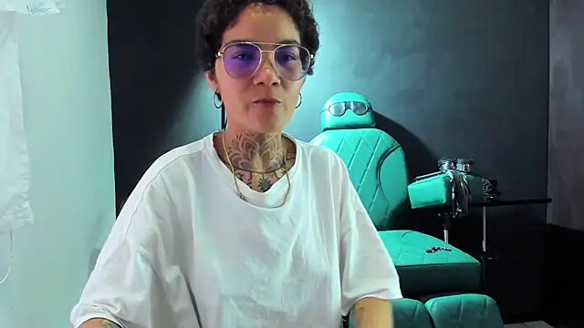 anaroa01 online show from October 21, 9:41 pm