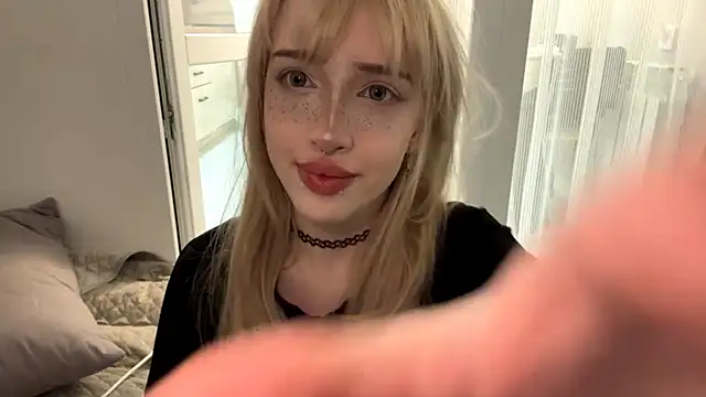 Milkmoriee online show from October 18, 5:26 pm