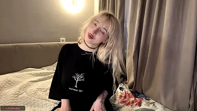 Milkmoriee online show from November 13, 3:55 pm