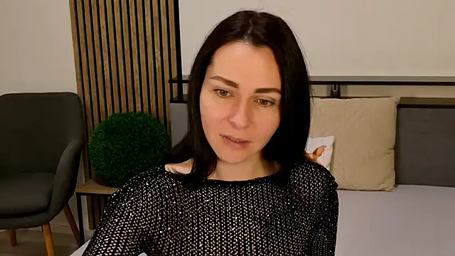 DitaNoir online show from March 6, 7:47 am