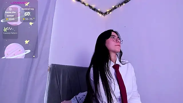 Madison Grey  online show from June 14, 1:11 pm