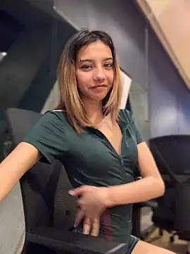 MiaaCute- online show from December 17, 1:00 am