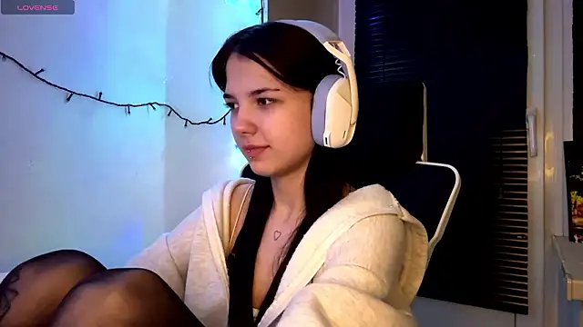 HanaMantanaDell online show from March 11, 5:48 pm