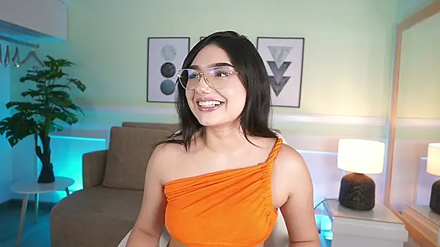 EmilyTurneer online show from December 16, 7:09 pm