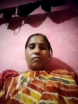 OliveGreen22 online show from November 3, 6:50 am