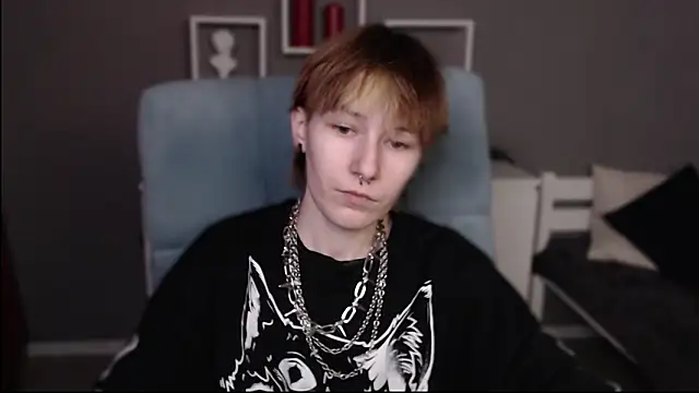 guitarandangell online show from March 10, 5:00 am