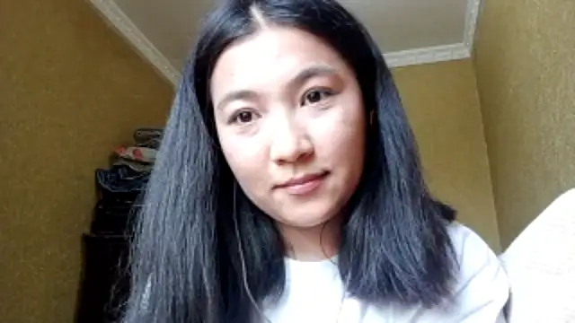 LinneaHyles online show from October 27, 5:58 am