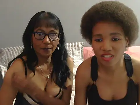 yellowbonecams1874 online show from October 23, 10:32 am
