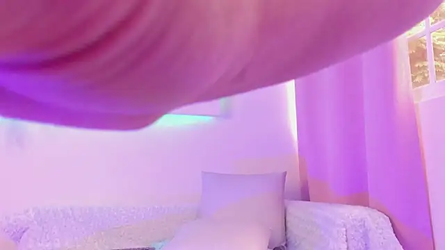 Catalina-Thompson online show from December 5, 12:39 pm