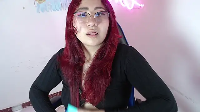 littlee red online show from December 13, 8:26 pm