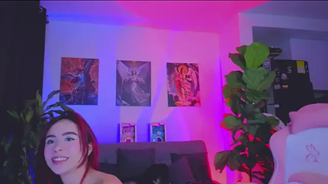 SophiaBerryy online show from April 11, 4:07 am