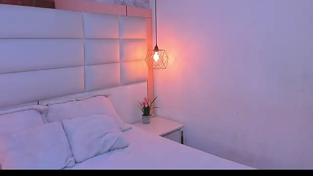 Sofia clk online show from April 18, 3:31 am