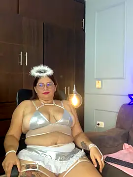 Orianabluee  online show from November 1, 4:16 am