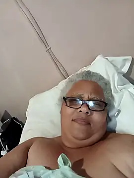 juicyboode online show from October 27, 4:02 pm