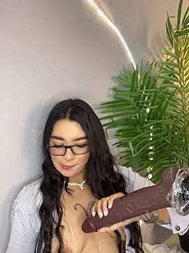 Juli Casanova online show from April 1, 1:41 pm