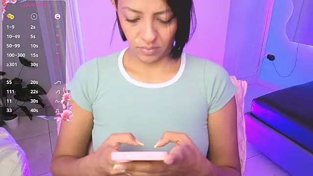 Aria Russo online show from March 20, 2:33 pm