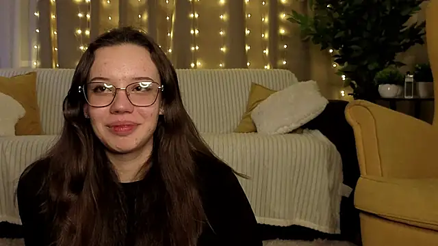 FabiolaCowing online show from November 13, 6:29 pm