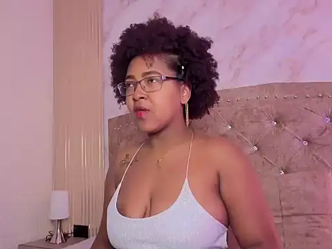 TianaLaRoux online show from December 2, 11:12 am