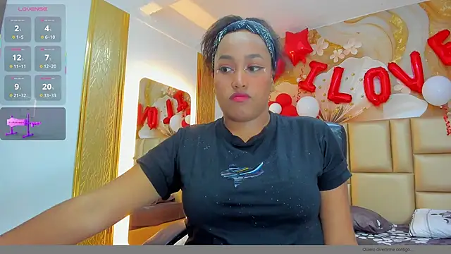 NahomiWalker  online show from February 15, 7:57 pm