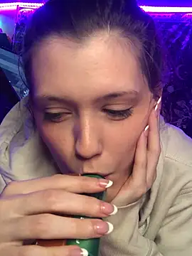 Thedeepwebcutie online show from May 28, 8:56 am