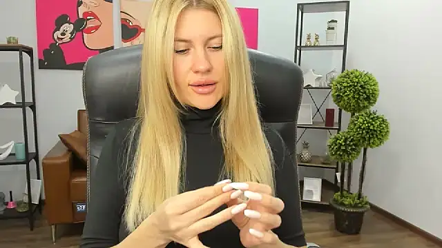 AryaAltkerer online show from November 27, 1:47 pm