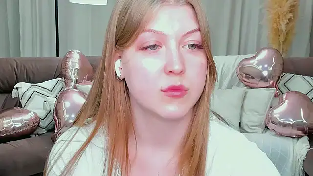 Stella Light online show from April 2, 3:20 pm