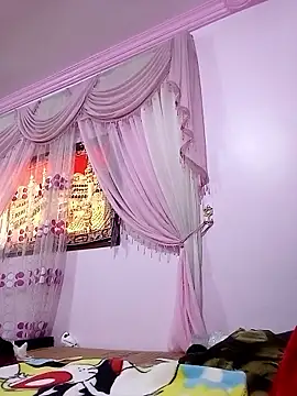 SandyAmr online show from February 15, 8:24 am