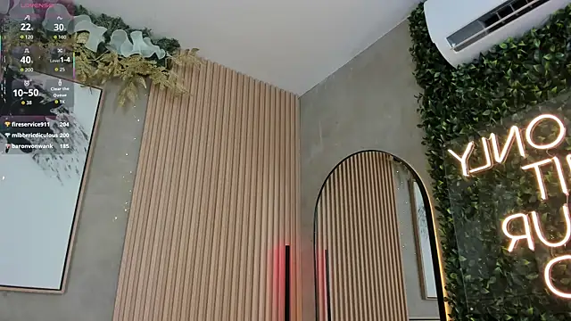 Lily Vale online show from December 14, 8:03 pm