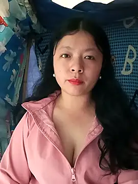 lisa-bae00 online show from March 12, 4:37 am