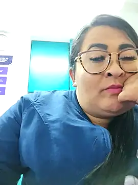 julitziI 09 online show from December 1, 6:39 am