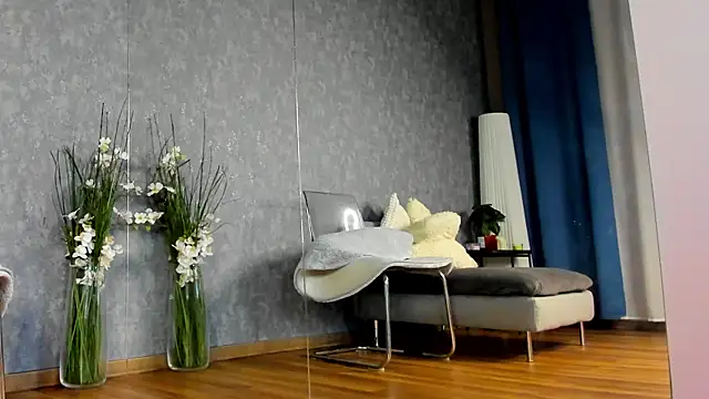 KarinaSparks online show from January 10, 8:35 pm