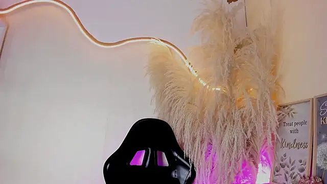 lunajoness  online show from November 21, 8:44 pm