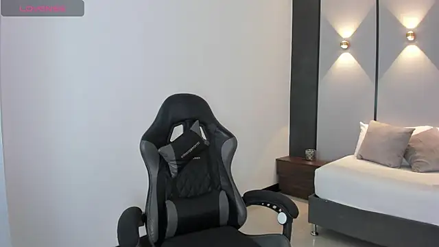 mia collins96 online show from February 18, 2:43 am