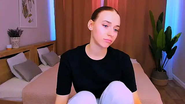 sassy cutie online show from March 4, 2:01 pm