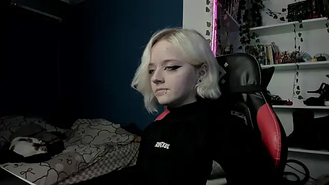 Holy Mistress S online show from November 8, 10:31 am