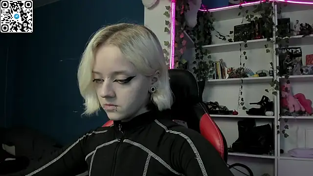 Holy Mistress S online show from December 5, 10:16 am