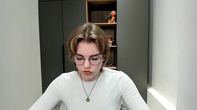 MelodyBaur online show from October 24, 9:27 am