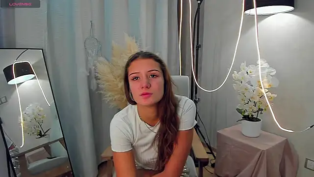 KeshaRachi online show from November 16, 1:18 am