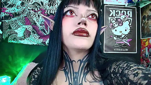 GothGaby online show from November 19, 3:39 am